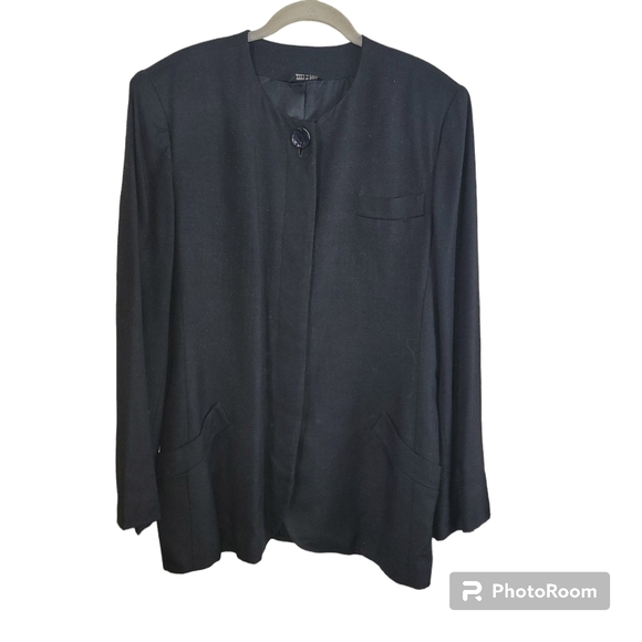 Black Blazer Jacket Size 14. 2 Hip Pockets 1 Breast Pocket. 4 Hidden Buttons - Picture 5 of 5